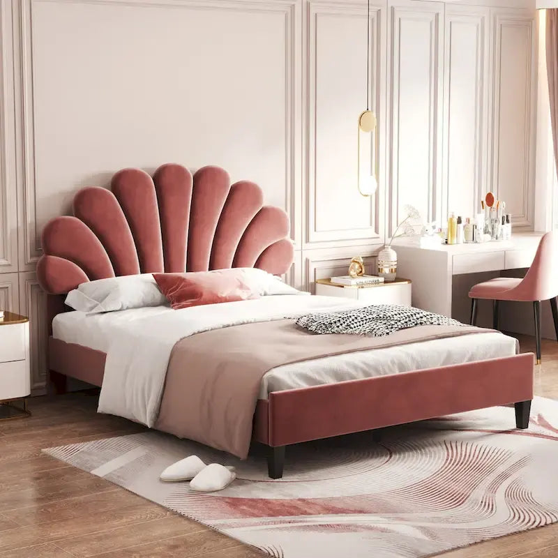 Lit plateforme capitonné en velours, forme coquillage