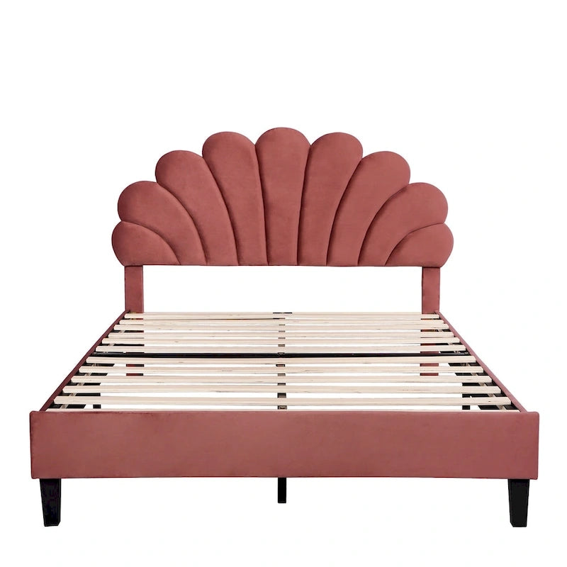 Lit plateforme capitonné en velours, forme coquillage